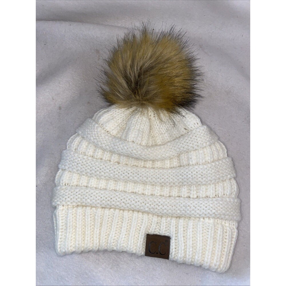 CC beanie hat Cable Knit chunky Pom Puff Ball Adult Cream Soft EUC winter